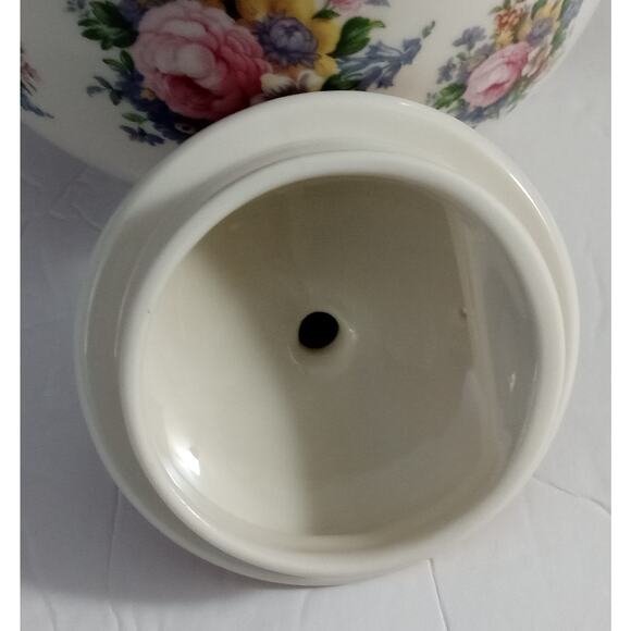 Royal Albert Lady Carlyle Teapot With Lid Roses Gold Trim Vintage - Picture 8 of 12